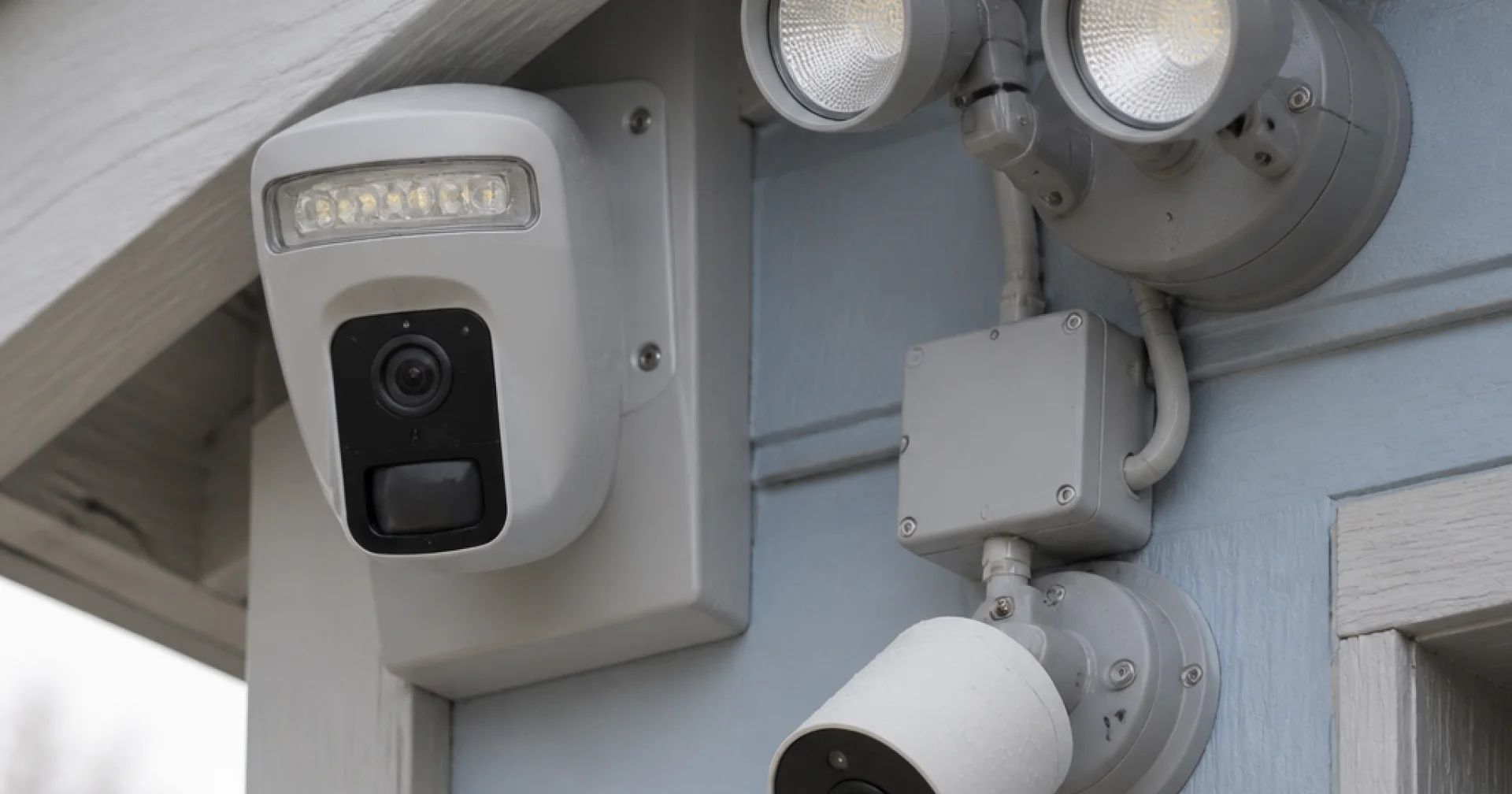 Floodlight cameras vs a separate floodlight plus a camera: which setup actually wins?